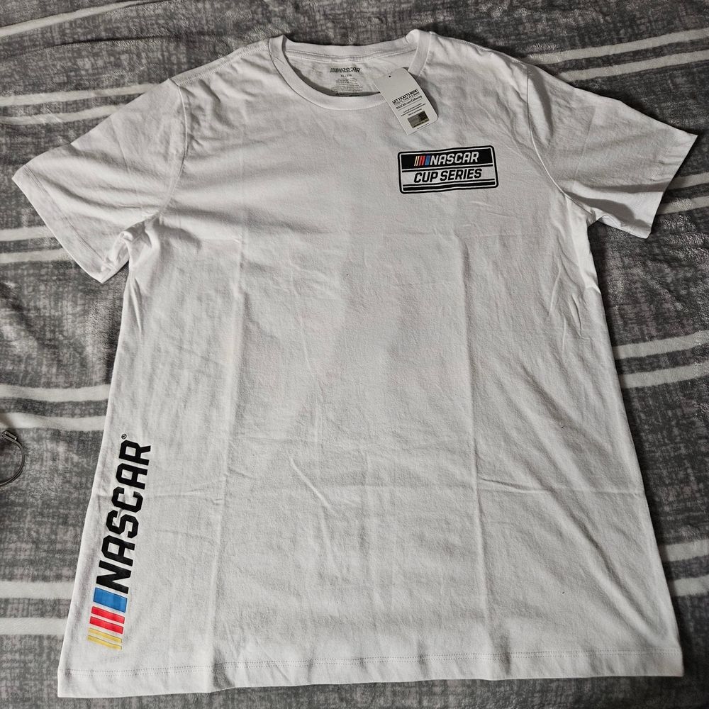 NASCAR Cup Series Racing Graphic Tee White Men’s XL – Official Licensed Shirt